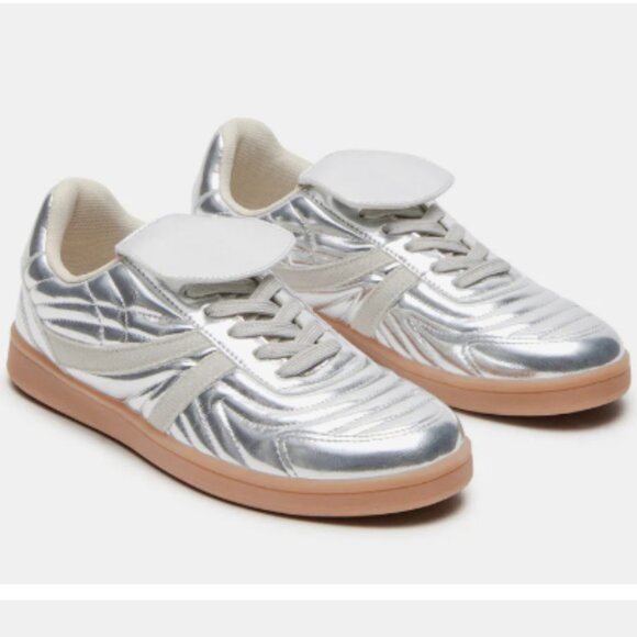 Steve Madden Shoes - Steve Madden Madrid Silver Low Top Sneakers - Never worn, missing laces size 5